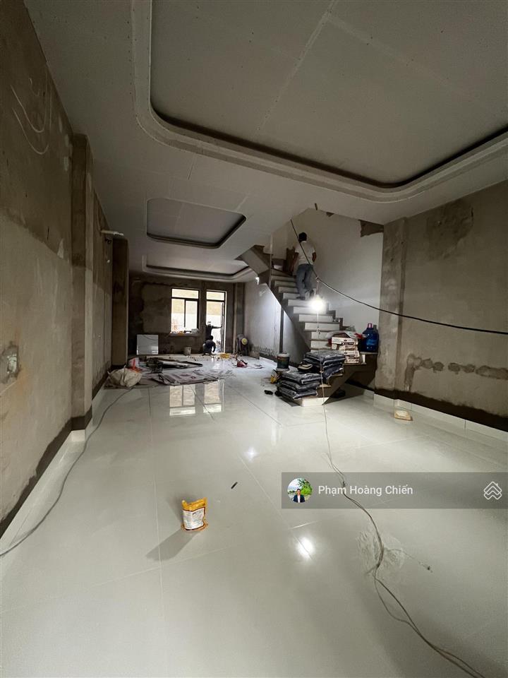 Cho thuê nhà phố mới 100% lakeview city dt 5x20m giá 30 triệu bao vat, hoàn thiện cơ bản 4pn 5wc