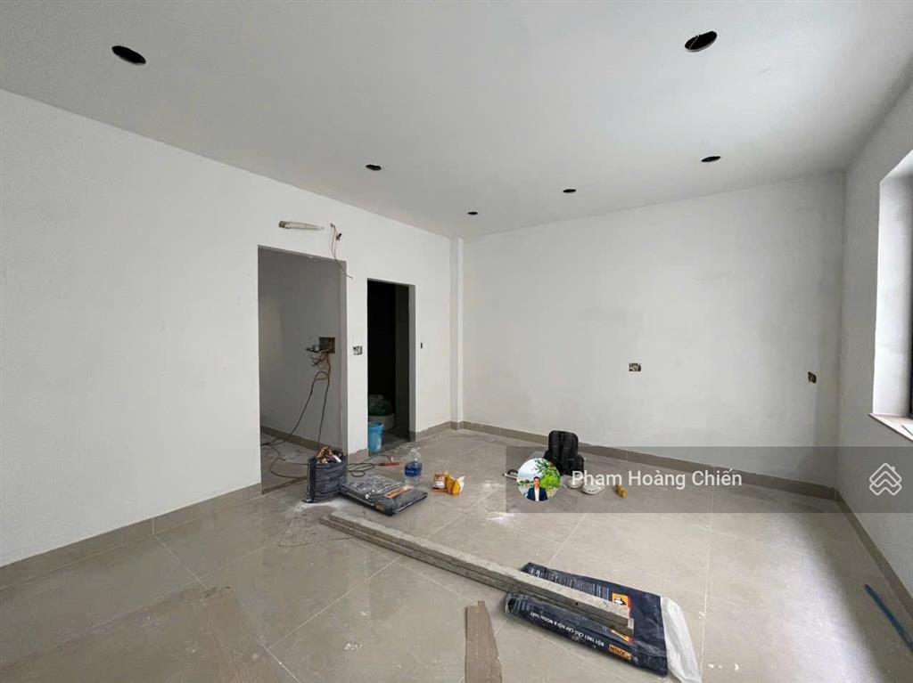 Cho thuê nhà phố mới 100% lakeview city dt 5x20m giá 30 triệu bao vat, hoàn thiện cơ bản 4pn 5wc