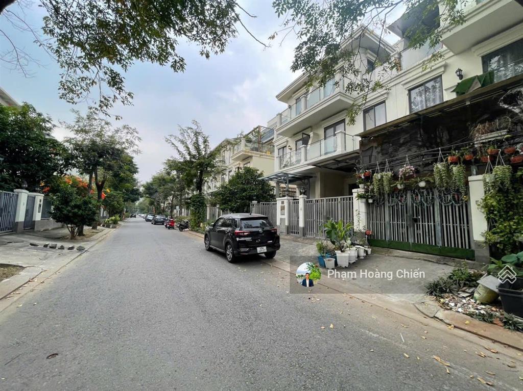 Cho thuê nhà phố mới 100% lakeview city dt 5x20m giá 30 triệu bao vat, hoàn thiện cơ bản 4pn 5wc