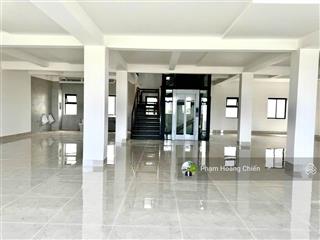 Cho thuê 3căn shophouse đập thông nhau, lakeview city, diện tích sàn 1500m2 giá 210 triệu thật 100%