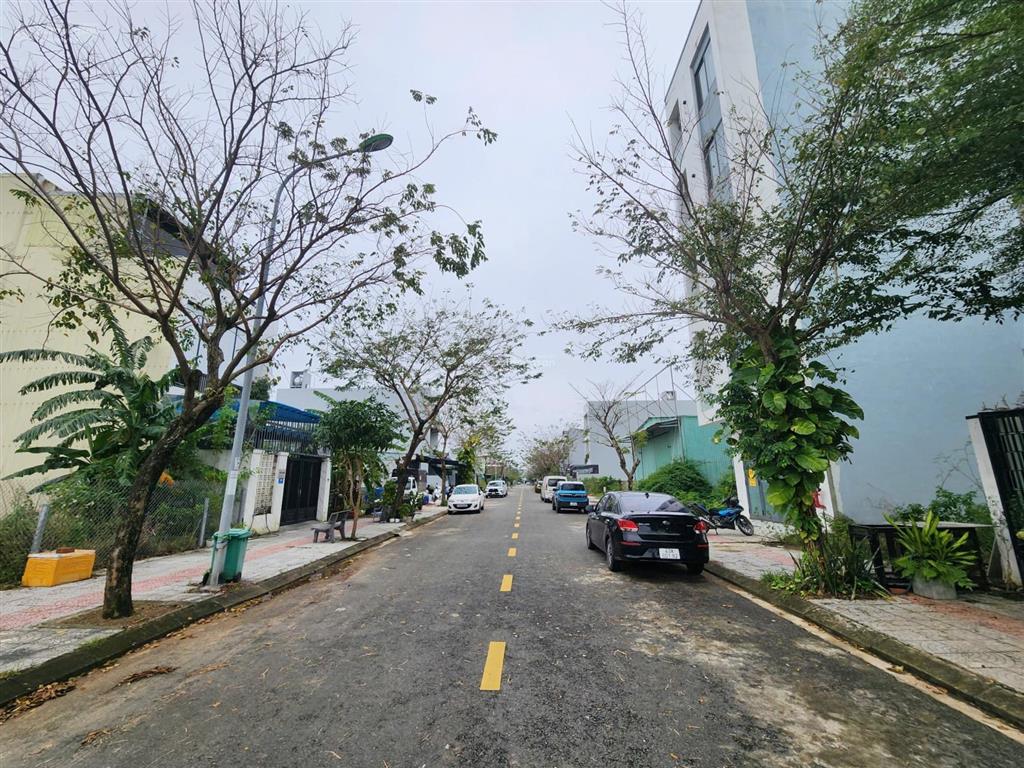 Bán gấp đất ngay khu nam hoà xuân, 105m2 gần sông thoáng mát