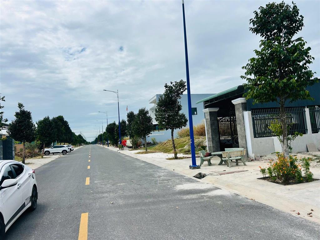 Bán 4 lô liền kề gần chợ minh thành sát góc tại becamex chơn thành giai đoạn 2