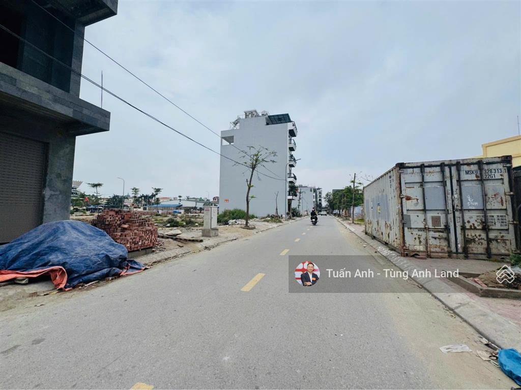 Bán lô 67,5m2 tđc cây đa (phụng pháp văn cao)