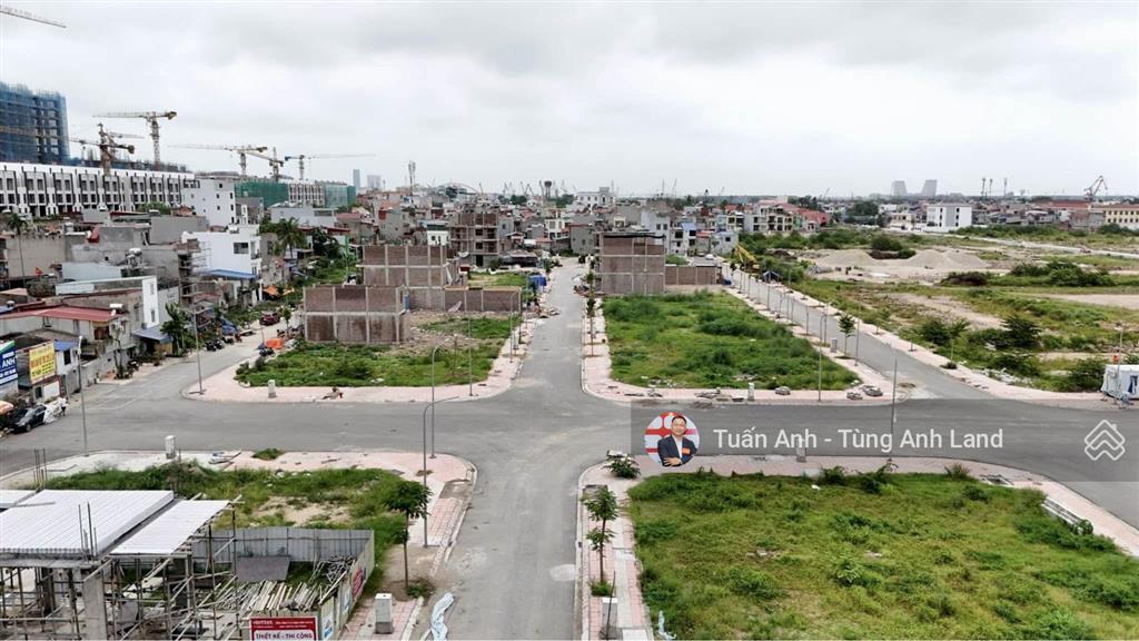 Bán lô 48m2 góc xẻ khe vườn hoa tđc 226 lê lai