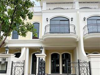 Nhà phố sẵn nhà + hdmb diện tích 6x19.5 m giá 5.9 tỷ  7x19.5m giá 6.4 tỷ em oanh 0901 353 ***