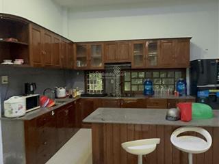 Biệt thự sân vườn, 3 phòng ngủ. gần biển, đường siêu to. 742 m2, giá 12 tỷ