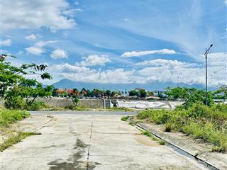 Đây, chỗ này. trung tâm vạn giã, gần biển. cực gần, gần sông. ở sướng, 100 m. 2 tỷ 2