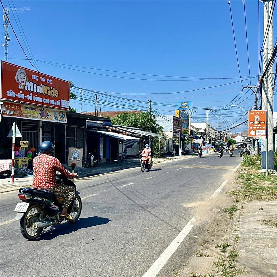 Trung tâm pk8, xã vạn khánh (tu bông), đường nguyễn huệ, 401m2 giá 8 tỷ