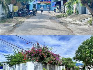 Nhà đẹp vạn ninh sân rộng gần trường, gần chợ. 243.5 m  giá 2 tỷ 700 triệu