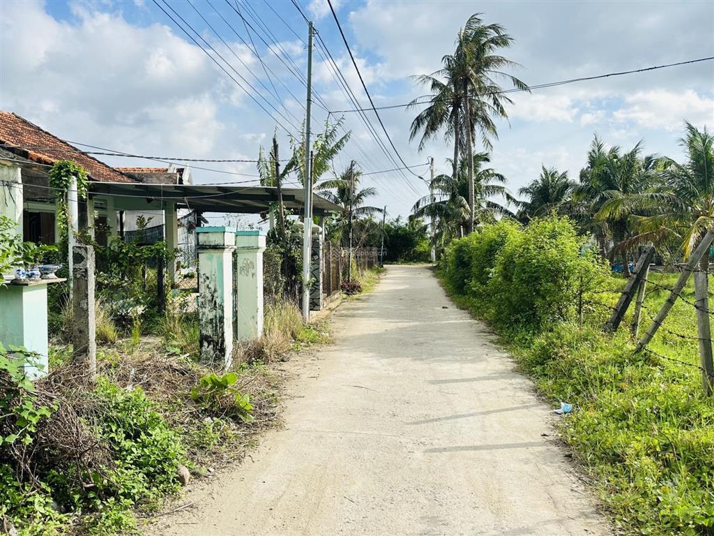 Chỉ hơn 1 tỷ. đất kkt vân phong, gần bãi tắm đẹp