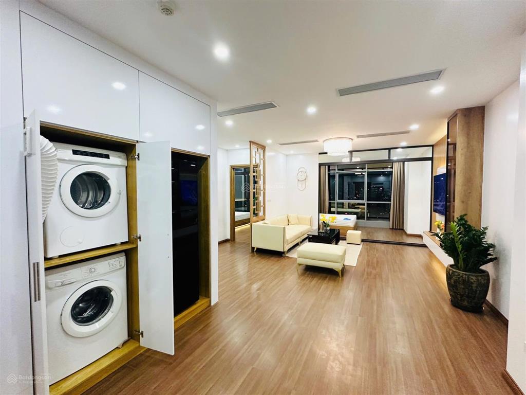 Tôi cân bán căn hoa hậu tòa nhà 84m giá 6ty8 view công viên ,2pn  c37 bắc hà , thanh xuân, hn