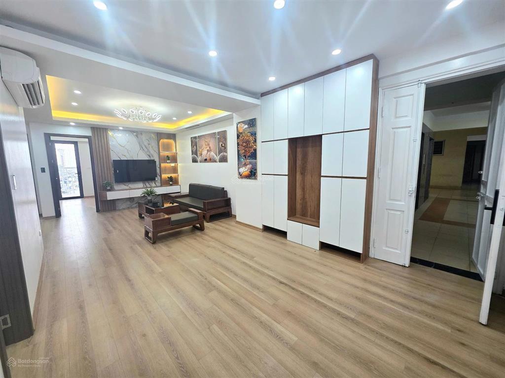 Tôi cân bán căn hoa hậu tòa nhà 84m giá 6ty8 view công viên ,2pn  c37 bắc hà , thanh xuân, hn