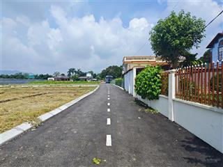 Hàng cực hiếm cắt lỗ duy nhất 2 lô 100m view hồ ful đất ở thôn 7 phú cát quốc oai hà nội
