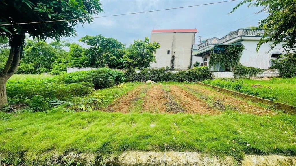 Nhỉnh 3 tỉ anh chị có ngay lô đất 150m mặt tiền 9m ngay trung tâm hoà lạc