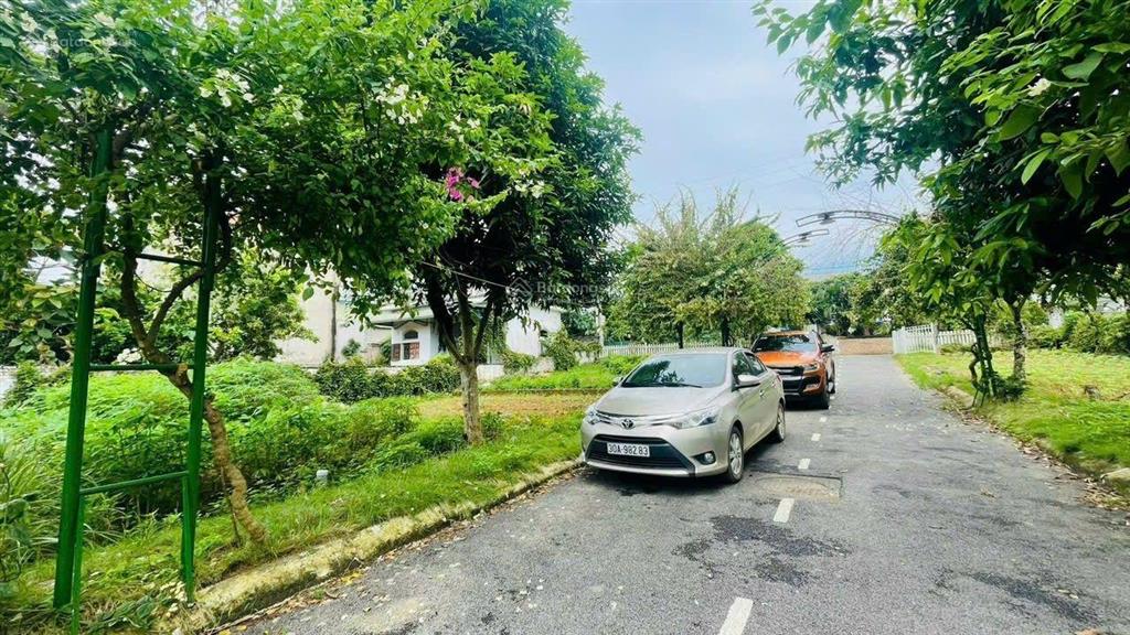 Nhỉnh 3 tỉ anh chị có ngay lô đất 150m mặt tiền 9m ngay trung tâm hoà lạc