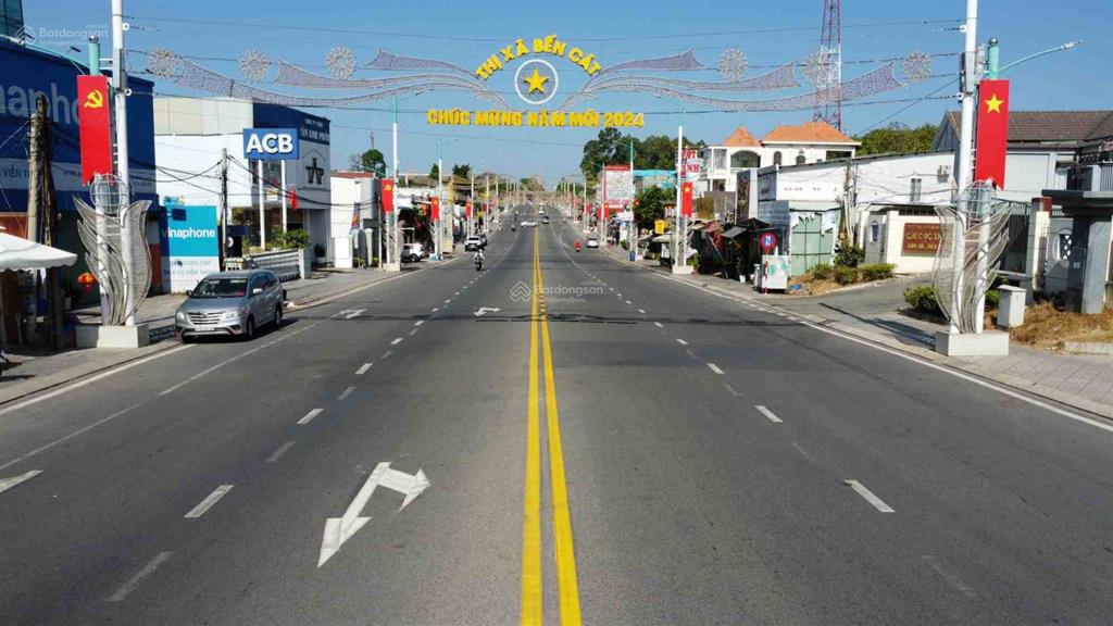 Bán lô đất thổ cư ở trong khu dân cư gần chợ bến cát