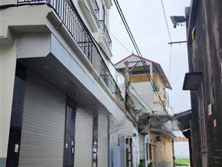 Nhà xây 4t ô tô đỗ cửa ngay khu dịch vụ thanh lương chỉ 300m ra ql21b 10p ra tới kdt thanh hà