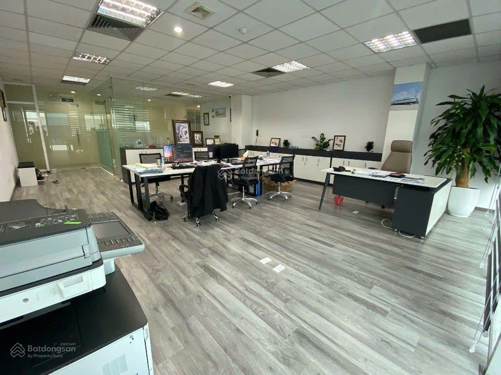 Cho thuê văn phòng tại tòa viễn đông  36 hoàng cầu  đống đa, dt 100m2. giá 260k/m2/th