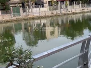 Chính chủ gửi bán 203,9m2 đất full thổ cư, wiew hồ thị trấn liên quan huyện thạch thất hà nội