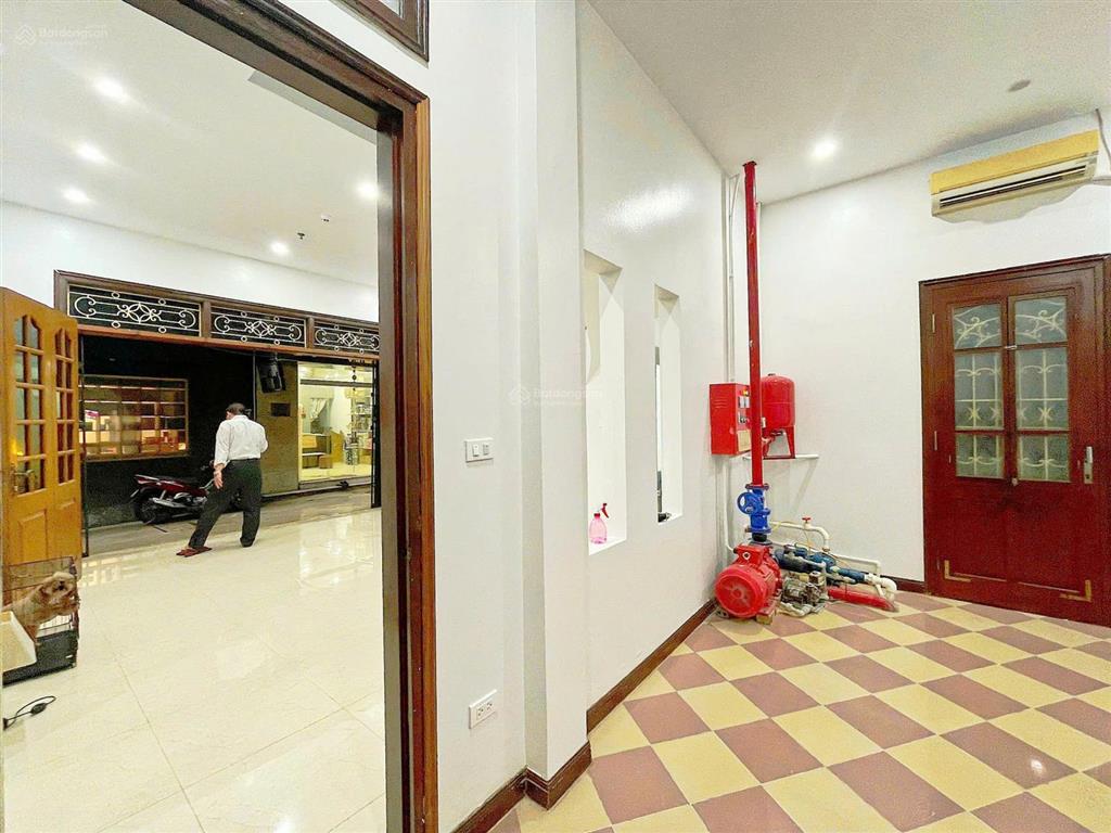 Cho thuê mặt bằng kinh doanh tầng 1 tại 76 nguyễn chí thanh đống đa, 50m2 giá 13 triệu/th có tl