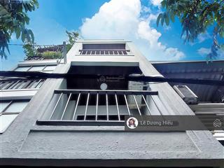 Chính chủgiá tốt. nhà mới. hẻm 737 lạc long quân. 3 tầng. 2 ngủ3 vệ sinh. hẻm 3.5m (có video)
