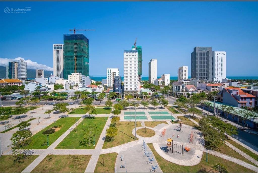 Góc 2 mặt tiền chính hữu đông kinh nghĩa thục, 125m2 ngang 8,5m cách biển 500m