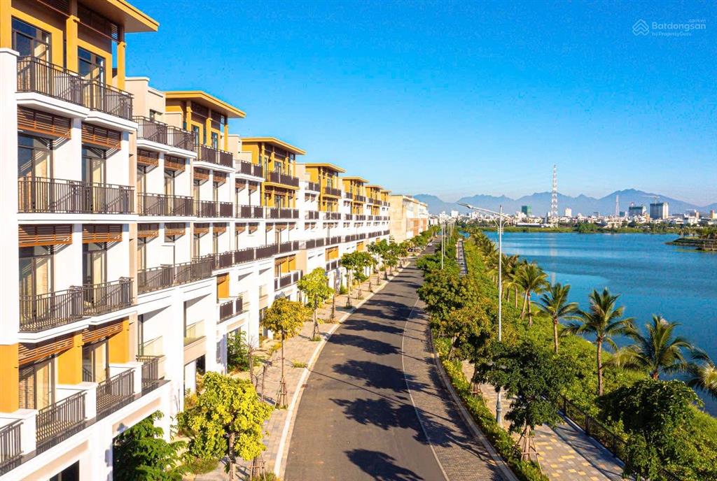 Bán cặp đất bờ quan 8  nam hoà xuân gần sông và đảo kim cương 210m2 ngang 10m đông nam sạch sẽ