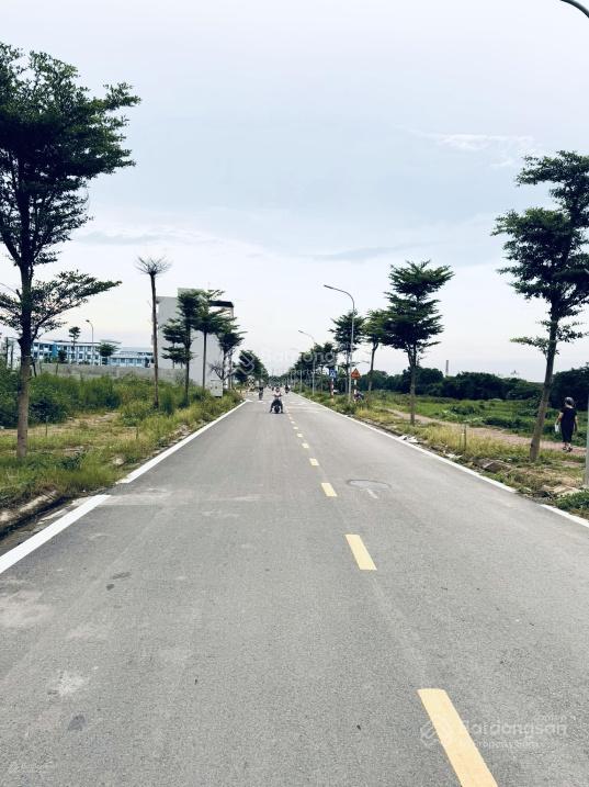 Đầu tư! bán đất đấu giá huỳnh cung 79m, trục chính, kinh doanh, vỉa hè giá 16.8 tỷ.