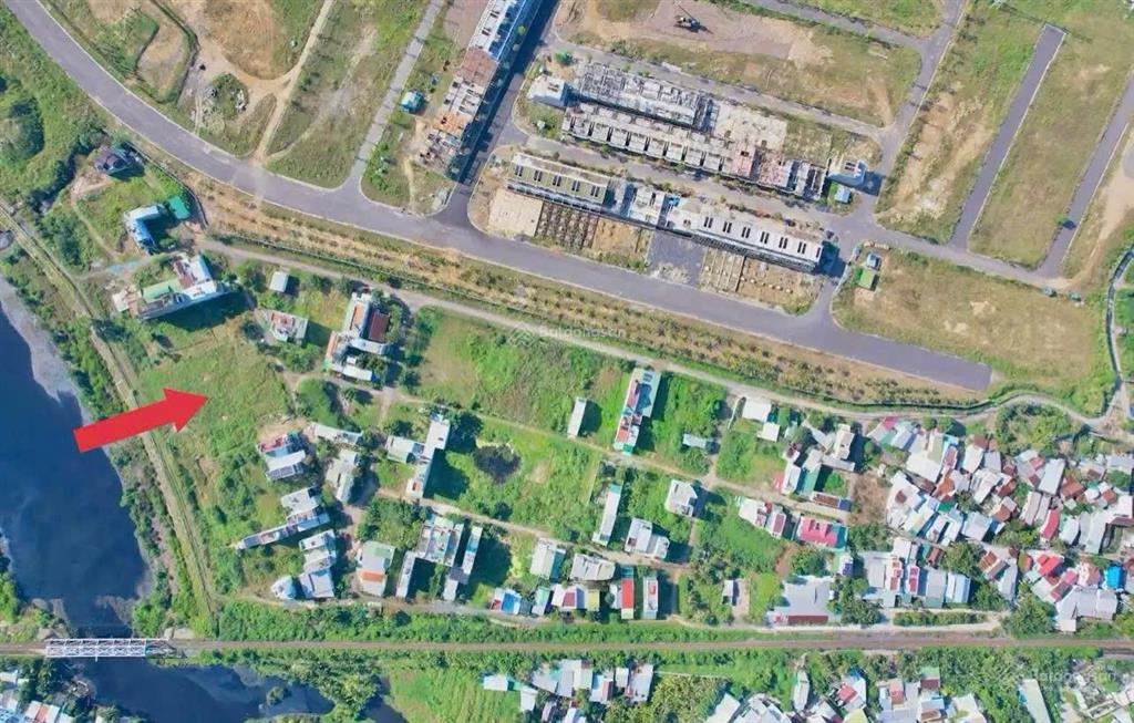 Mặt tiền bờ kè sông quán trường vĩnh châu, vĩnh hiệp, nha trang