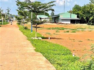 230m2 100m2 thổ cư ngay chợ và ủy ban kinh doanh buôn bán, chỉ còn 2 lô ra gấp cho khách thiện chí