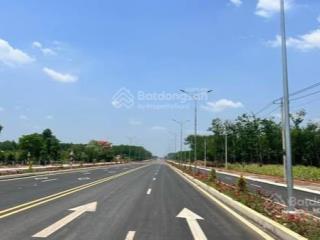 Đất mặt tiền 42m nhựa mới lại xuyên thẳng vào khu công nghiệp, bao lời cho anh chị đây. 395tr tl