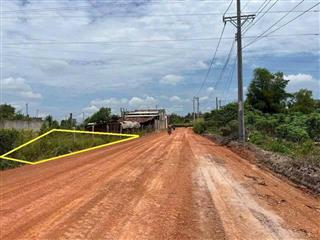 Ngang bám đường 20 mét, nôi thẳng ra khu công nghiệp, đường đang trải nhựa. tân hòa đồng nai 380 tr