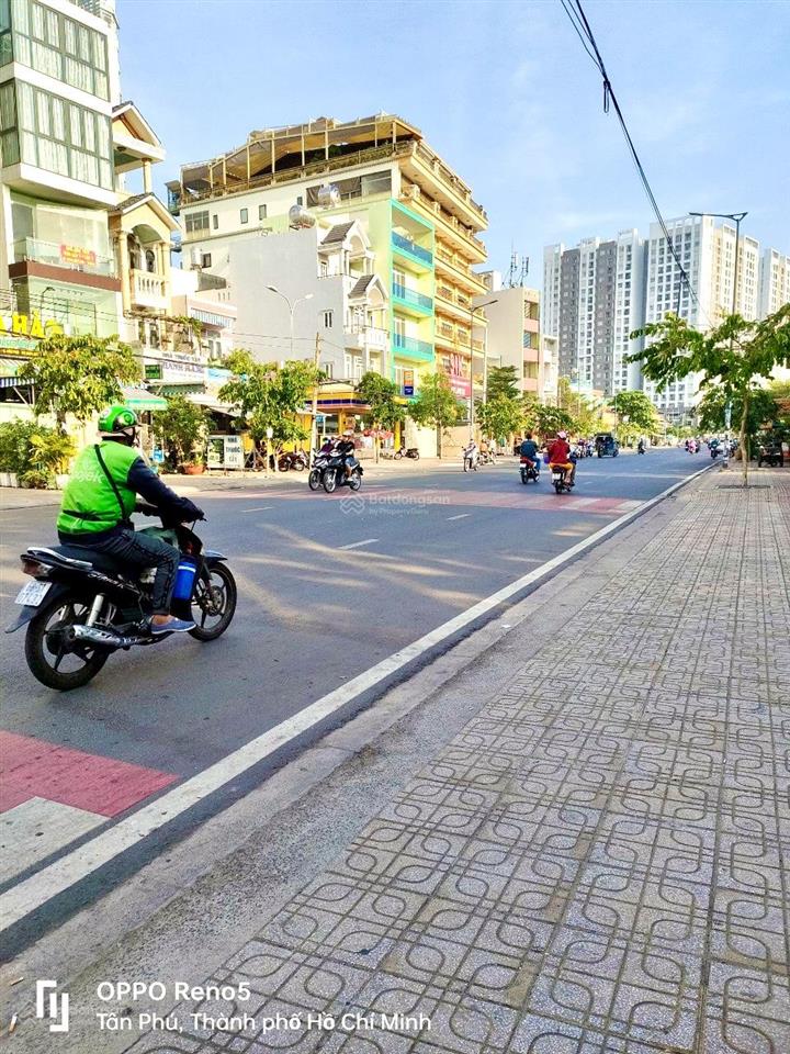 Ngay tô hiệu, hoà bình trường th hiệp tân hẻm xe hơi vô nhà 4 x 19m cn đủ chỉ 6.1 tỷ còn bớt.