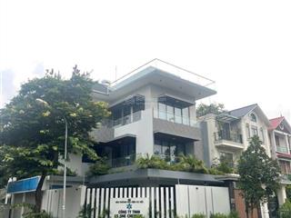 Cần bán biệt thự thành phố giao lưu. dt 180m2