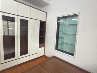 Cần bán nhà tập thể ở ngõ hoàng quốc việt