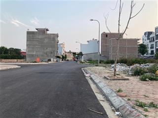 Bán lô đất góc ngã tư đất tái định cư cây đa ngô quyền. diện tích 63m2 ngang 4.5m hướng đông nam