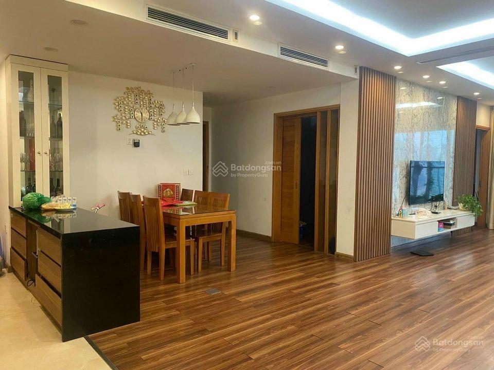 Bán chung cư tòa tháp thiên nhiên kỷ hà đông 127m2, 3 ngủ, 2 vs giá tốt.