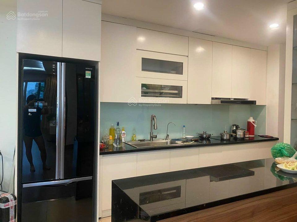 Bán chung cư tòa tháp thiên nhiên kỷ hà đông 127m2, 3 ngủ, 2 vs giá tốt.