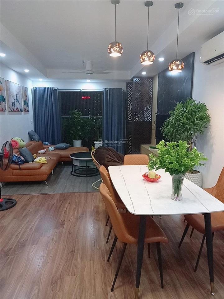 Tôi cần bán chung cư vinaconex 21, 804 quang trung 140m2, 3 phòng ngủ, 2 vs nhỉnh 6 tỷ