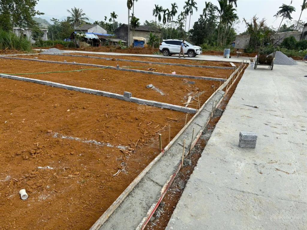 Giá hơn 1 tr/m2 đất nền 250m2 full thổ cư đường mòn hồ chí minh khu cn thạch quảng ql 217b, ql45