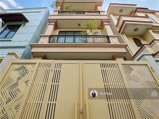 Gấp bán, chỉ 11.xtỷ, nhà 5 tầng 70m2 4pn rộng rãi ngay khu vip phan xích long phú nhuận