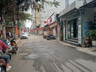 Đất đẹp miêu nha, 2 mặt ngõ, mặt tiền đẹp, ngõ thông thoáng, gần ô tô.