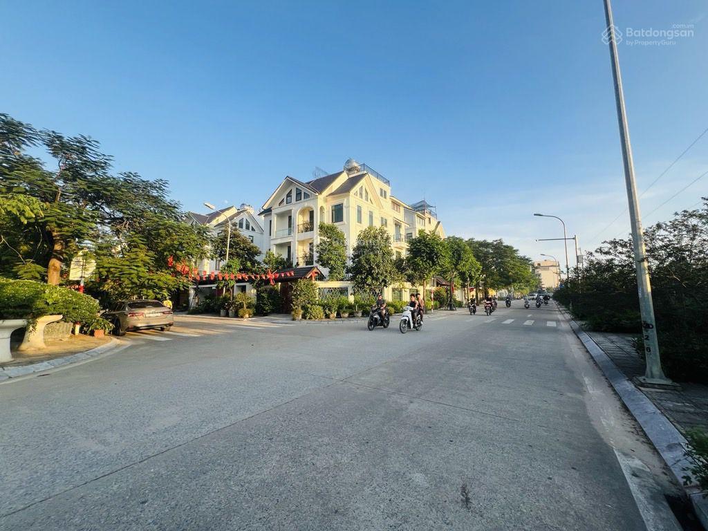 Đất đẹp hoa thám, tài chính phù hợp, tiềm năng phát triển và tăng giá cao.