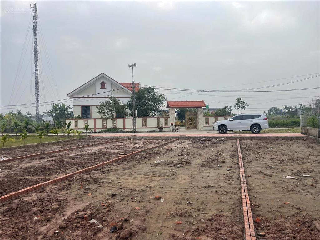 Giá đầu tư  chính chủ cần bán lô đất 100m2 view sông đối diện cổng chính kcn vsip