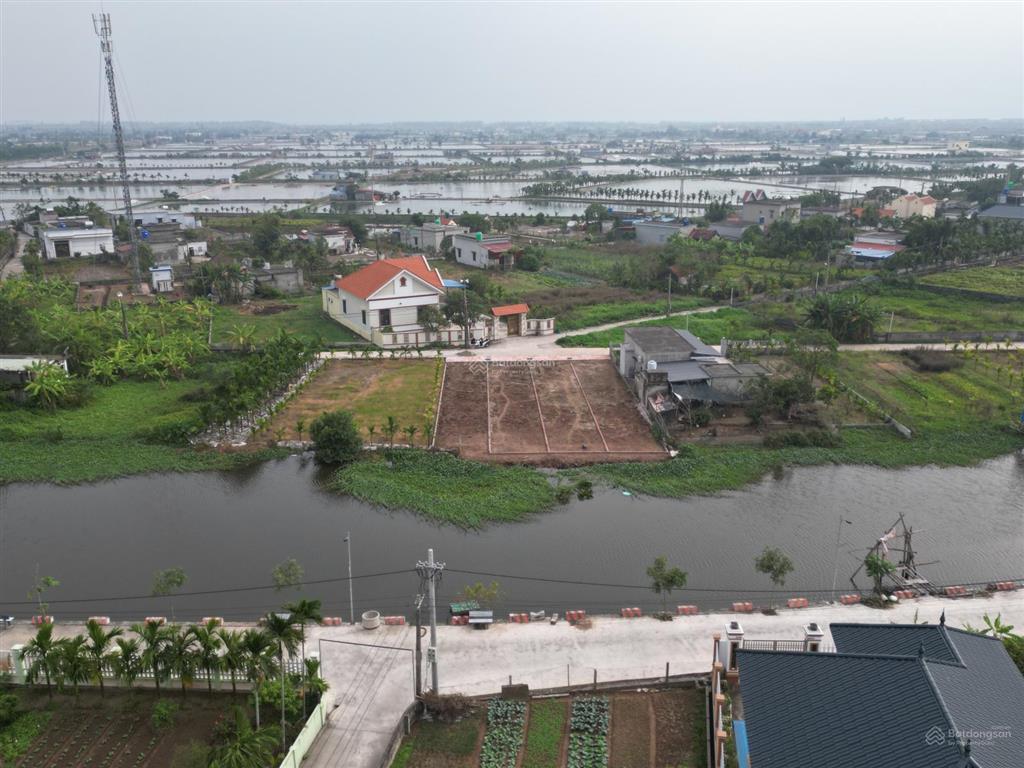 Giá đầu tư  chính chủ cần bán lô đất 100m2 view sông đối diện cổng chính kcn vsip