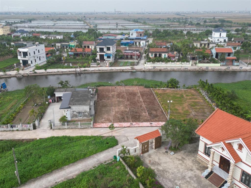 Giá đầu tư  chính chủ cần bán lô đất 100m2 view sông đối diện cổng chính kcn vsip