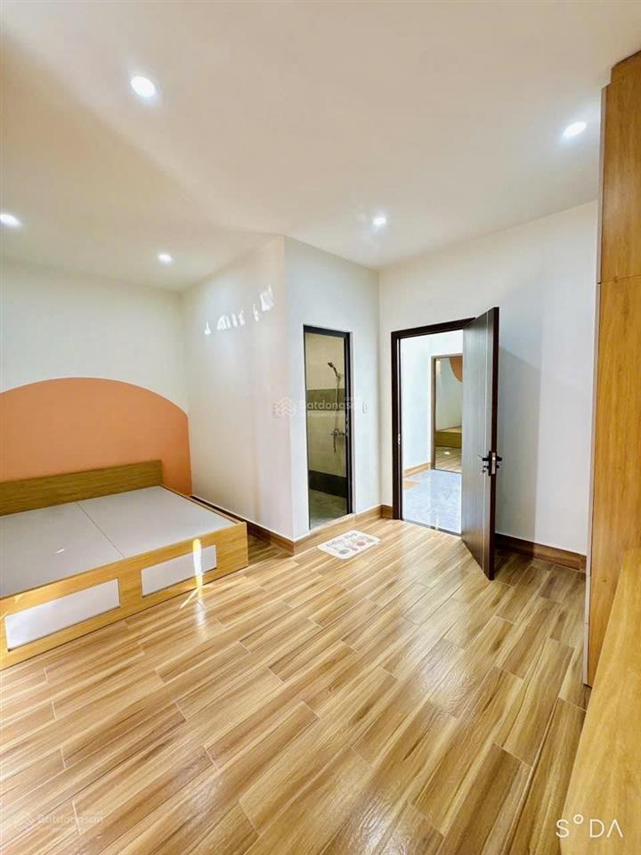 Quận tân phú  gần đầm sen  hẽm ô tô 6m  nhà mới ngang hơn 5m  chỉ hơn 87tr/m2 hiếm