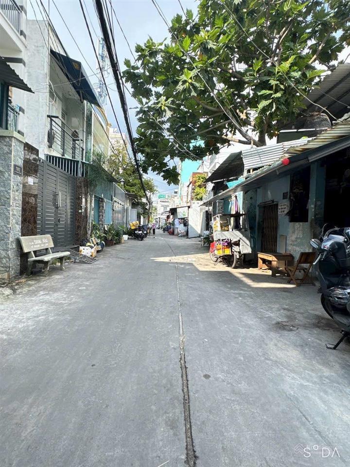 Quận tân phú  gần đầm sen  hẽm ô tô 6m  nhà mới ngang hơn 5m  chỉ hơn 87tr/m2 hiếm