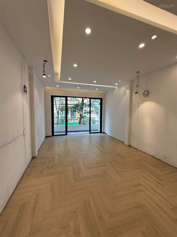 Ngõ ô tô tránh vỉa hè thang máy phân lô lõi đống đa phố hoàng cầu 70m2*5t*4m mt
