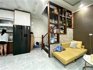 Bán nhà đống đa  láng hạ 31m2 x 5 tầng, mt 5.4m, giá 11.9 tỷ, 50m ra phố, ô tô đỗ cửa